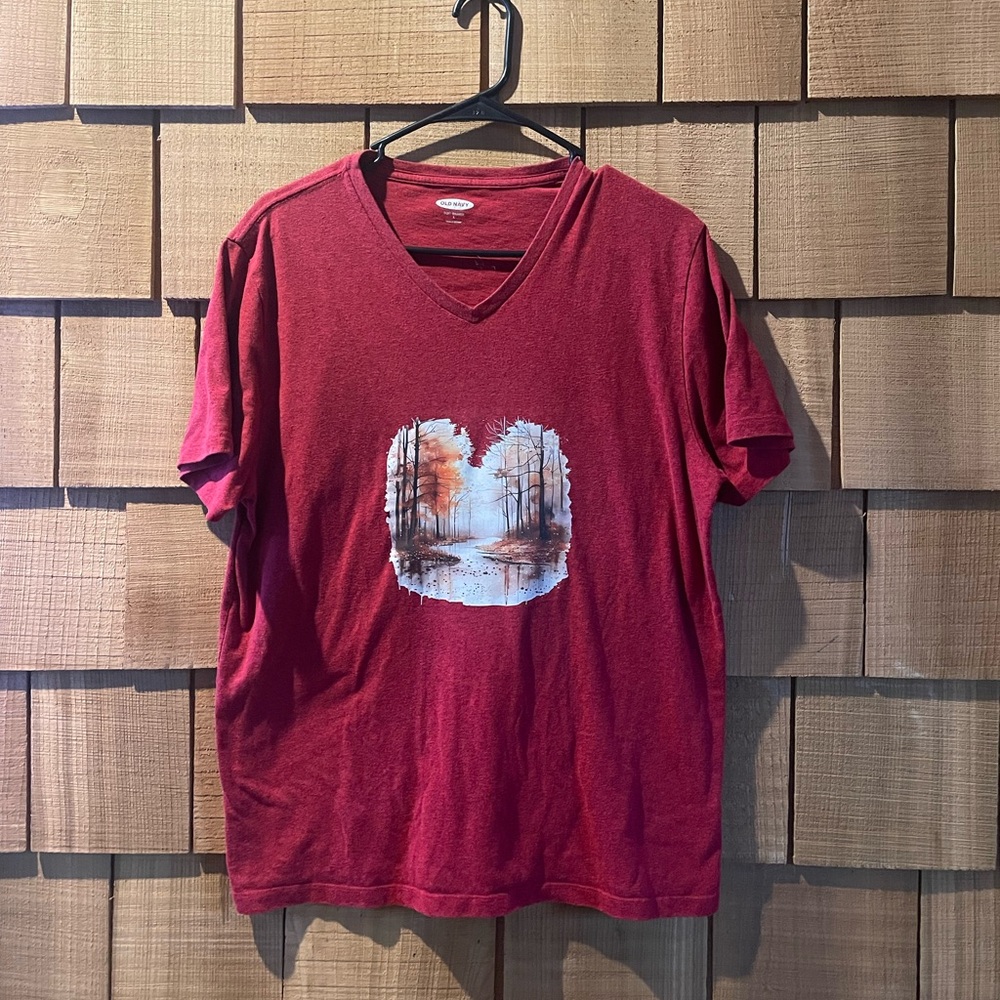 Old Navy Red V-Neck Graphic Tee